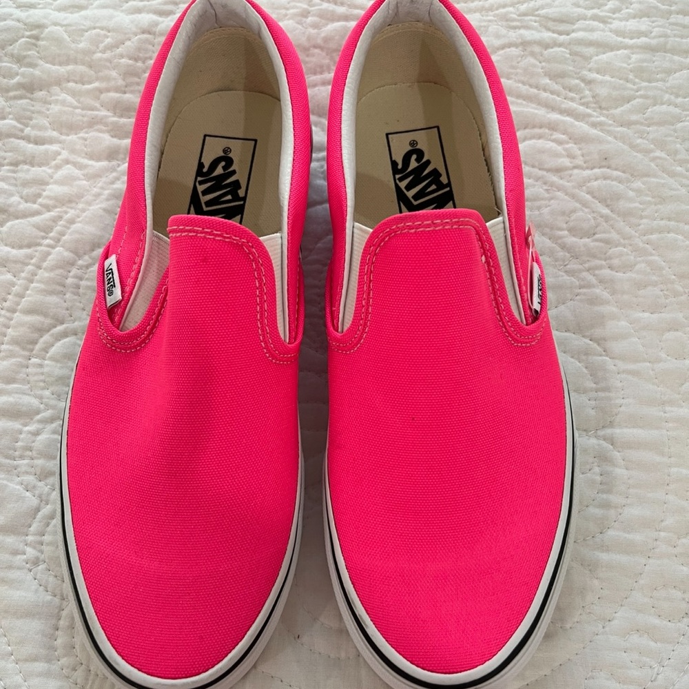 Neon bright pink Womens Vans slip on size 9 (new)